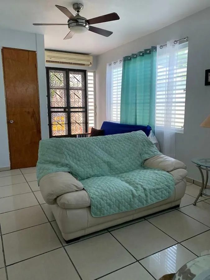 Los Pinos House Yauco 0*,